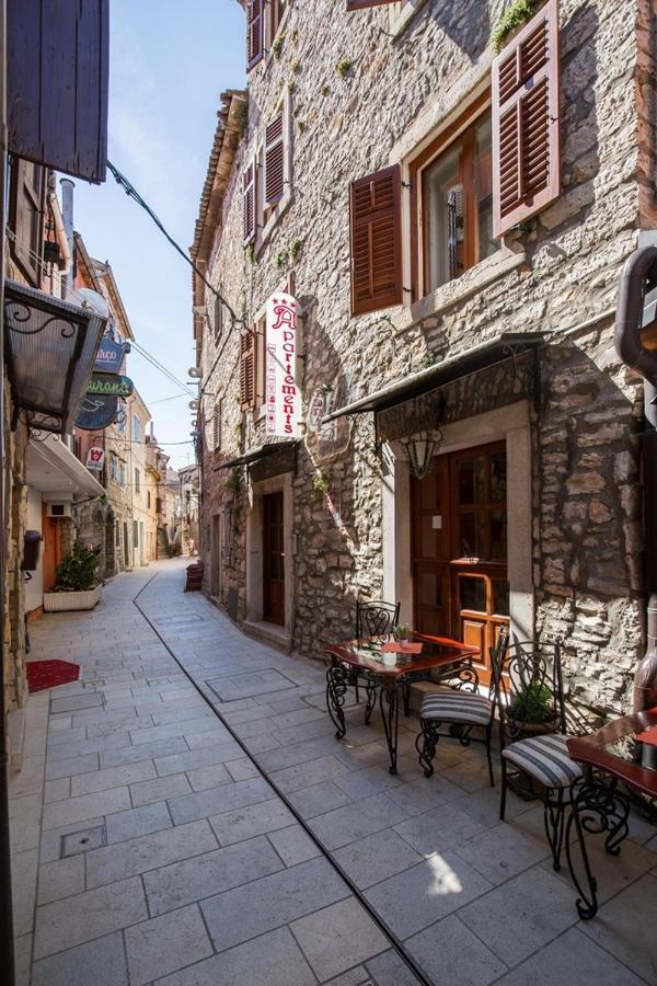 Old Town Apartments In Umag Kültér fotó