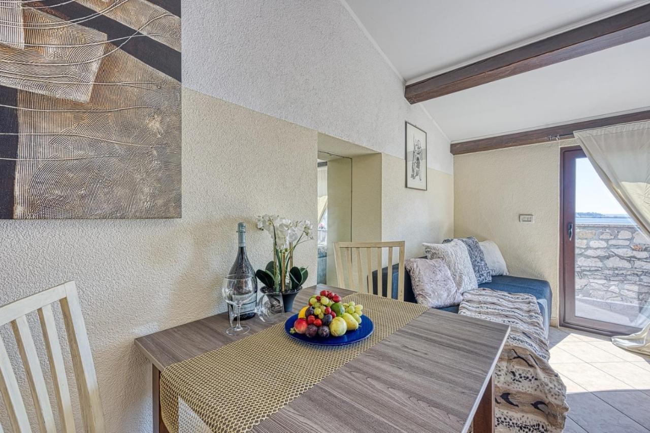 Old Town Apartments In Umag Kültér fotó